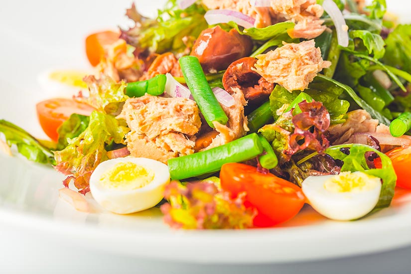 нисуаз с консервированным тунцом фото