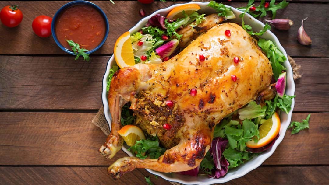 запечённая курица целиком фаршированная фото запечённая курица целиком фаршированная фото